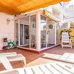 797 Holiday Rentals - Piso Para 4 Con Amplia Terraza Al Jardin Y Al Mar