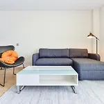 Blossom - Modern 2 Bedroom Apartment Within Walking Distance To Benalmadena Pueblo