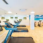 Blossom - Modern 2 Bedroom Apartment Within Walking Distance To Benalmadena Pueblo