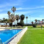 Precioso Estudio Frente Al Mar Con Piscina