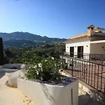 Private Villa With Pool, Casa Torre Bonita