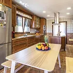 Nice Home In Benalmadena With 5 Bedrooms, Wifi And Outdoor Swimming Pool