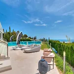 Espectacular Villa In Higueron