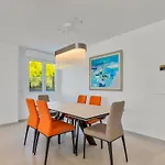 Luxury Apt. The One - Jacuzzi, Spa , Gym & Pool