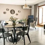 Elegant 2-Bedroom Apartment With Beautiful Views