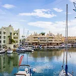 Benalroma Spacious Apartment 50 Mt From The Beach