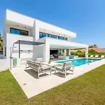 797 Holiday Rentals - Lujosa Y Moderna Villa En Puerto Marina