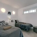 019 Stylish 3 Bed Ibensa Square Apt, Near Beach & Bars