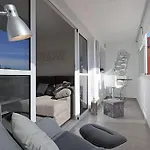 019 Stylish 3 Bed Ibensa Square Apt, Near Beach & Bars