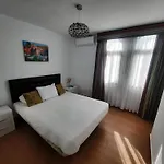 2 Bedroom Apartment With Pool And Barbecue