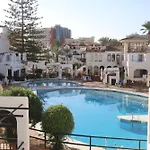 Apartamento En Pueblo Evita Con Piscina Y Terraza