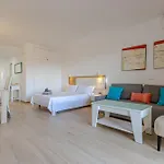 Benal beach suite, estudio con parque acuático y vistas al mar.