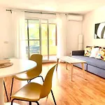 Calido Apartamento Con Gran Terraza Y Vistas A 600 Metros Del Mar