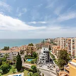 Coastal Charm Renovated 2Bed Apt, Pool, Sea Views