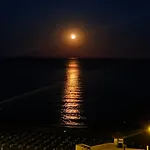Carvajal Beach Seaview Apartment
