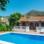 Villa Yanna