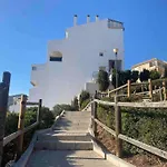 Piso Cerca A La Playa Con Piscina Y Vistas Al Mar