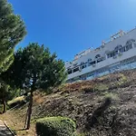 Piso Cerca A La Playa Con Piscina Y Vistas Al Mar