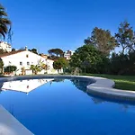La Hidalga By Beehive Vacances