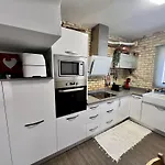 La Hidalga By Beehive Vacances
