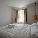 I Am Lomilla Apartments