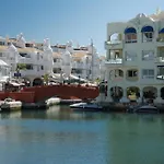 Prime Location, Pool, Beach, Shops, All Nearby