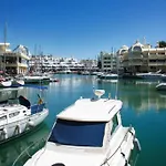 Prime Location, Pool, Beach, Shops, All Nearby