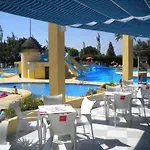 Jupiter Apartment Sea, Pools View