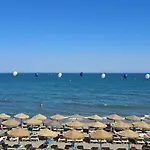 Beach Santa Ana, Pool, 2 Free Parking, Wifi, 3 Bedrooms, For 6-7 People, Large Terrace With Sea View