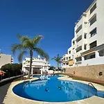 Spacious Penthouse With Spectacular Sea Views!