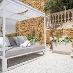Waterfront Beach Paradise Apartment