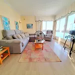 Cozy Corner 2 Bedroom Apartment On New Island Complex In Marina Harbour
