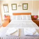 Attractive Apartment In Excellent Location