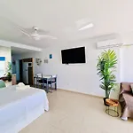 G&G Premium Malibu Beach
