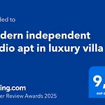 Modern independent studio apt in luxury villa