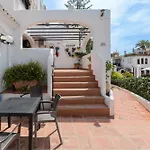 apartamento con amplio porche y bbq