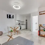apartamento con amplio porche y bbq
