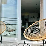 Stylish Sea-View Apartment