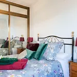 Apartamento En Primera Linea De Playa En Benalmadena