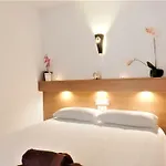 Waterfront Hotel Sunset Beach Apartment