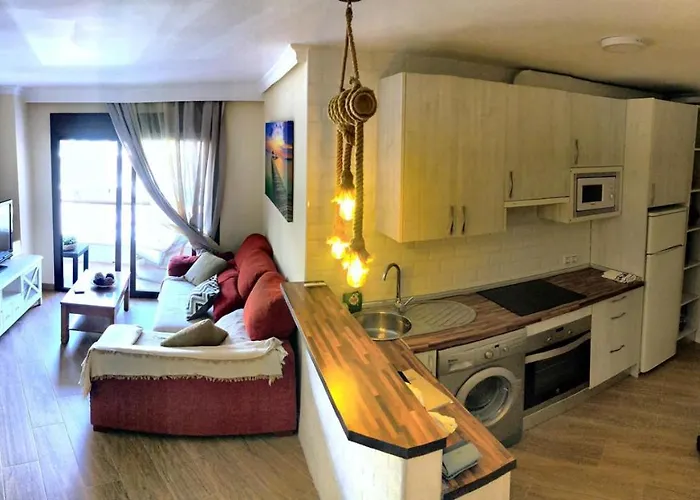 Coqueto Apartamento En Puerto Marina Con Piscina