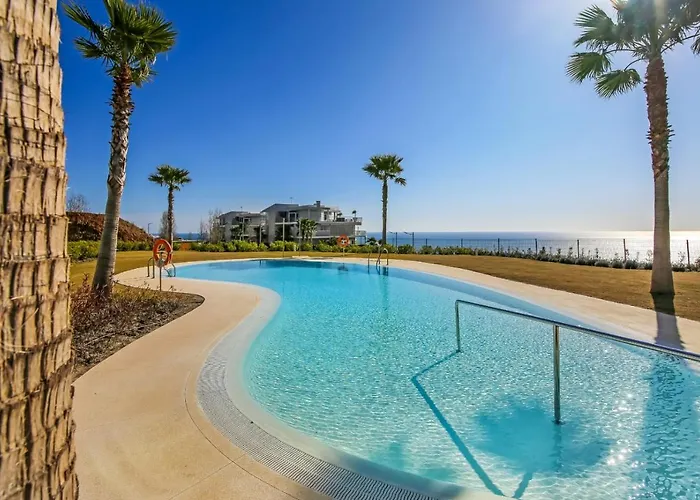 Luxury Penthouse With Jacuzzi And Seaviews