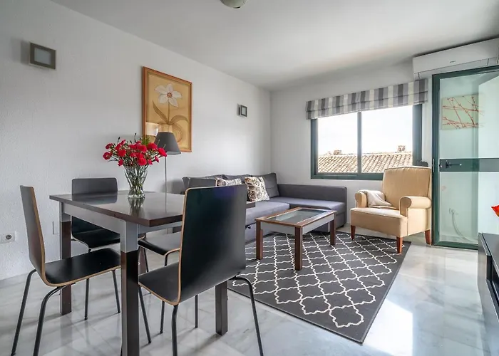 Pueblo El Jardin! Family Friendly Contemporary Apartment With Ecellent Location