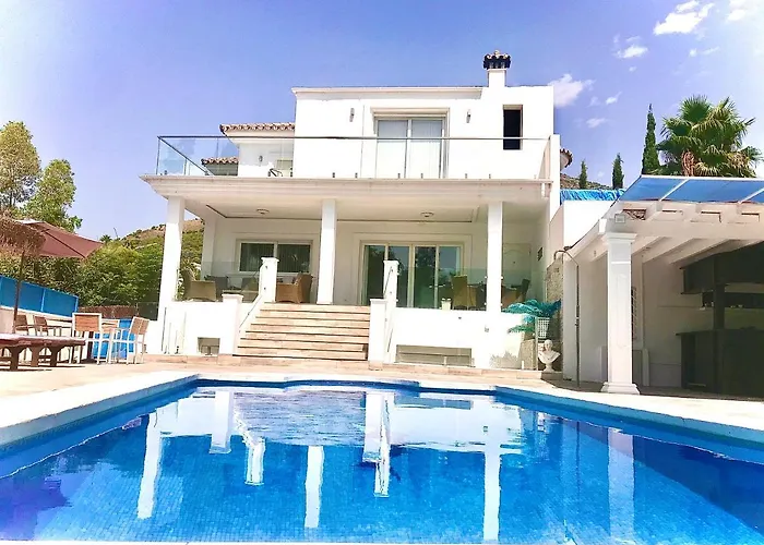 Villa Vetori Benalmadada