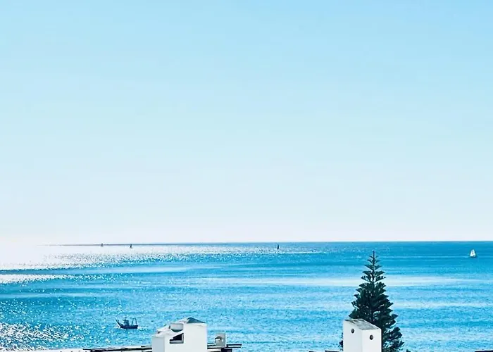 Spectacular Apartment With Amazing Sea Views!