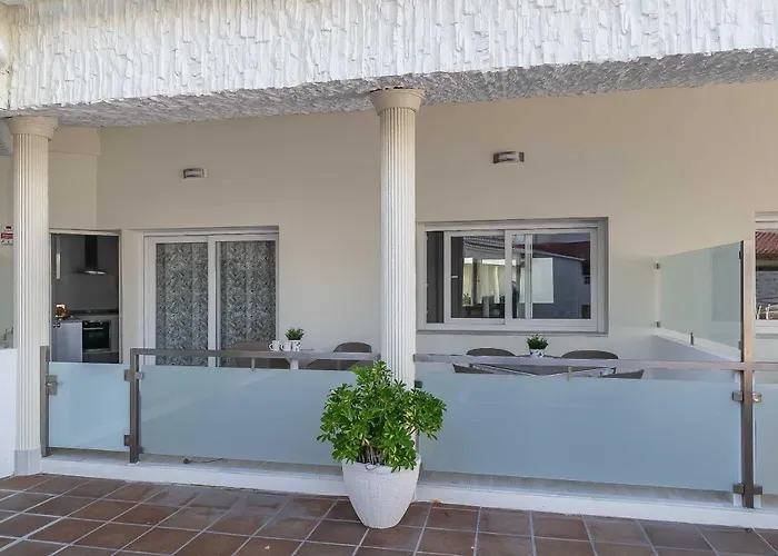 Pueblo Marinero Apt 2