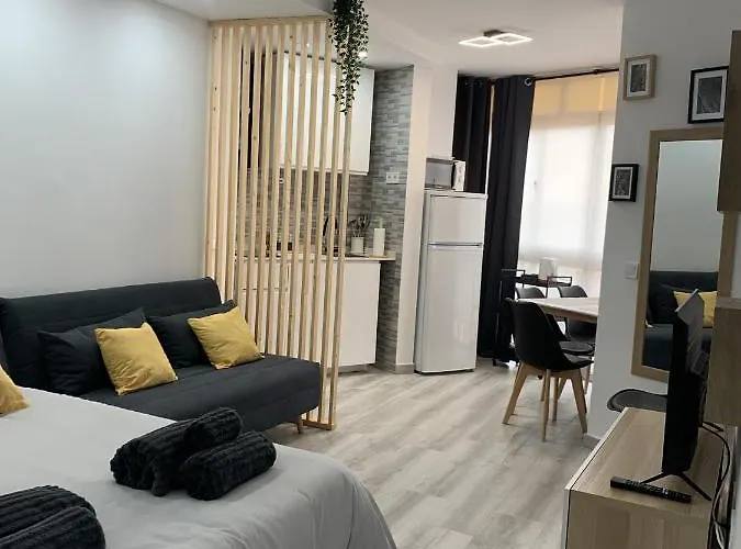 Precioso Estudio Frente Al Mar Con Piscina