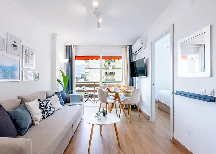 797 Holiday Rentals - Luminoso Y Reformado Apartamento Para 2
