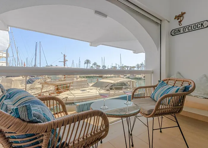 Luxury Waterfront Apartment