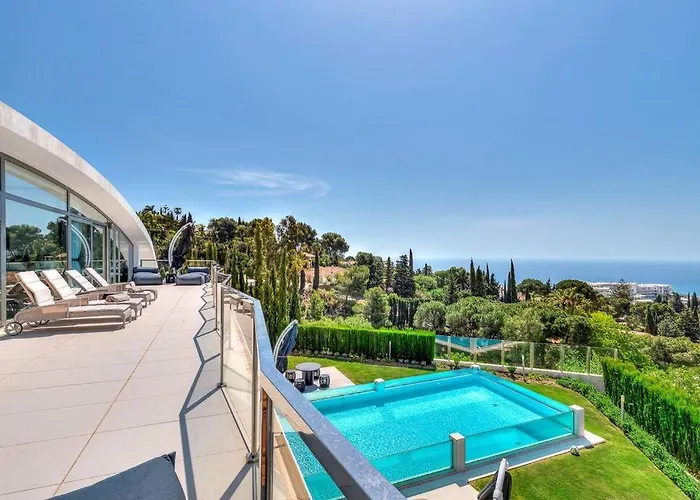 Espectacular Villa In Higueron